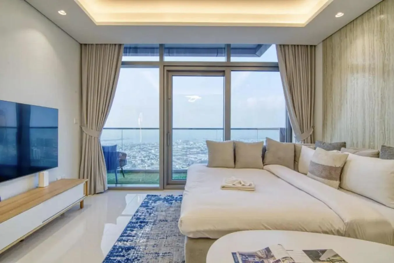 Highest Infinity Pool In Downtown Dubai Apartment