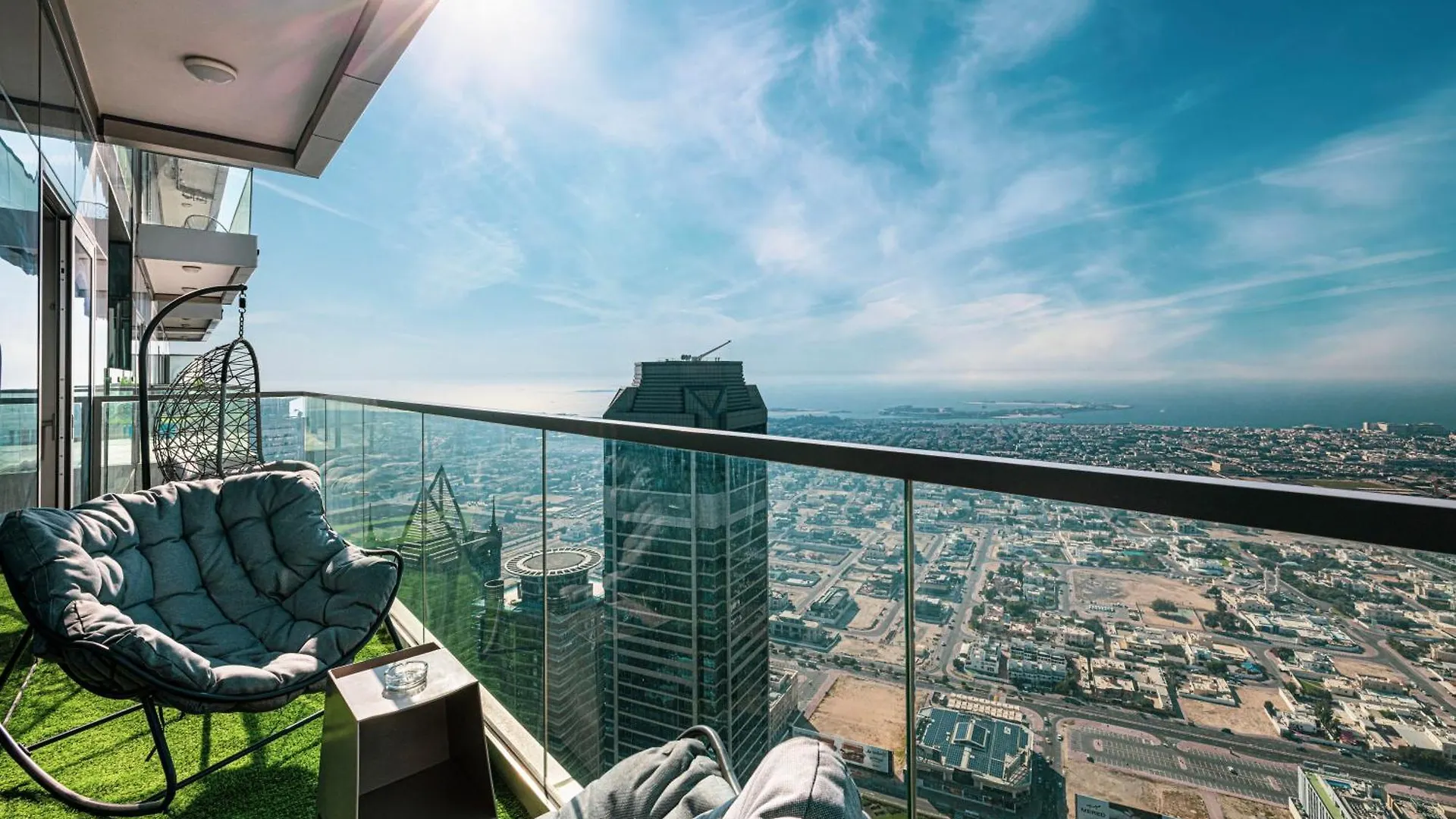 Highest Infinity Pool In Downtown Dubai Apartment