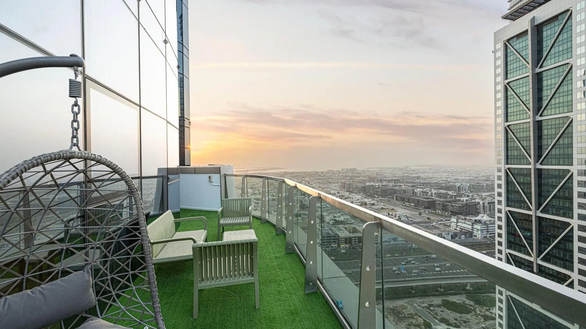Highest Infinity Pool In Downtown Dubai Apartment