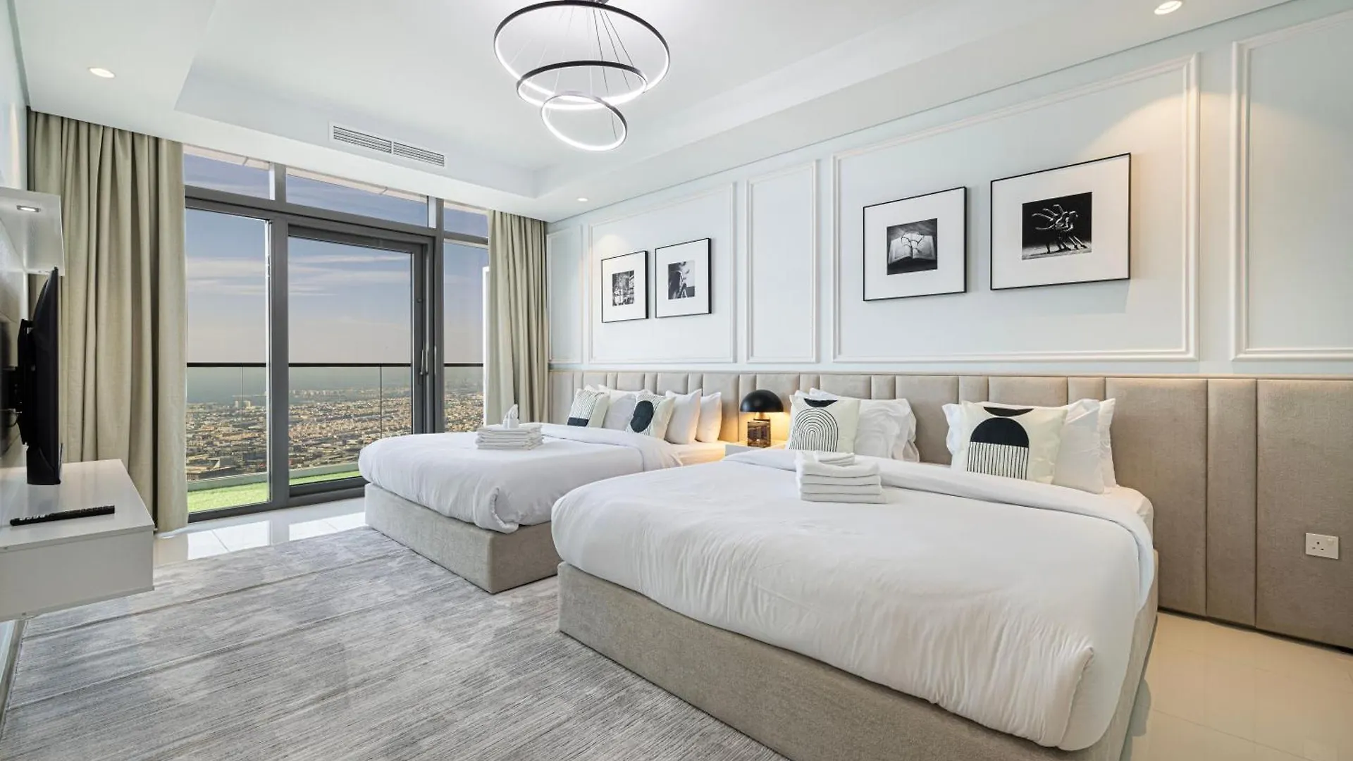 Highest Infinity Pool In Downtown Dubai Apartment