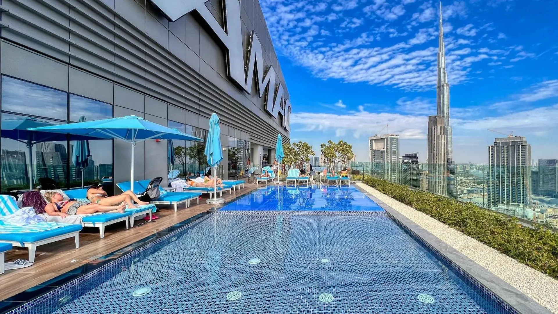 Highest Infinity Pool In Downtown Dubai Apartment