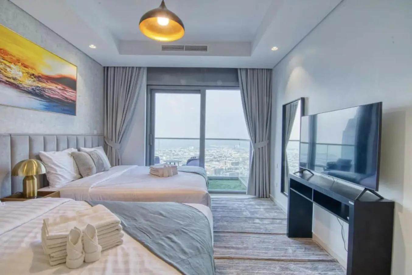 Highest Infinity Pool In Downtown Dubai Apartment